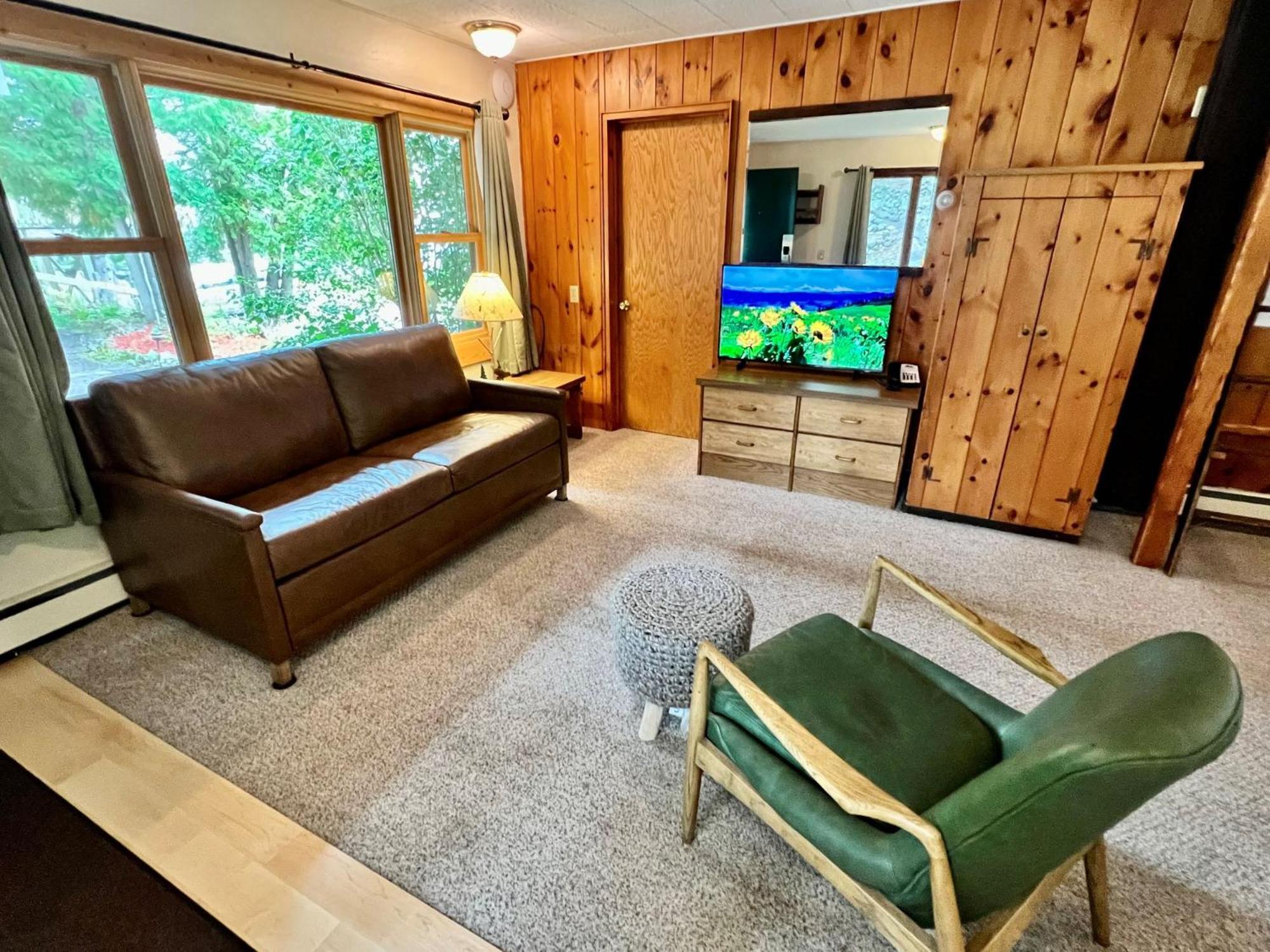 Thomsonite Inn On Lake Superior Grand Marais Room photo