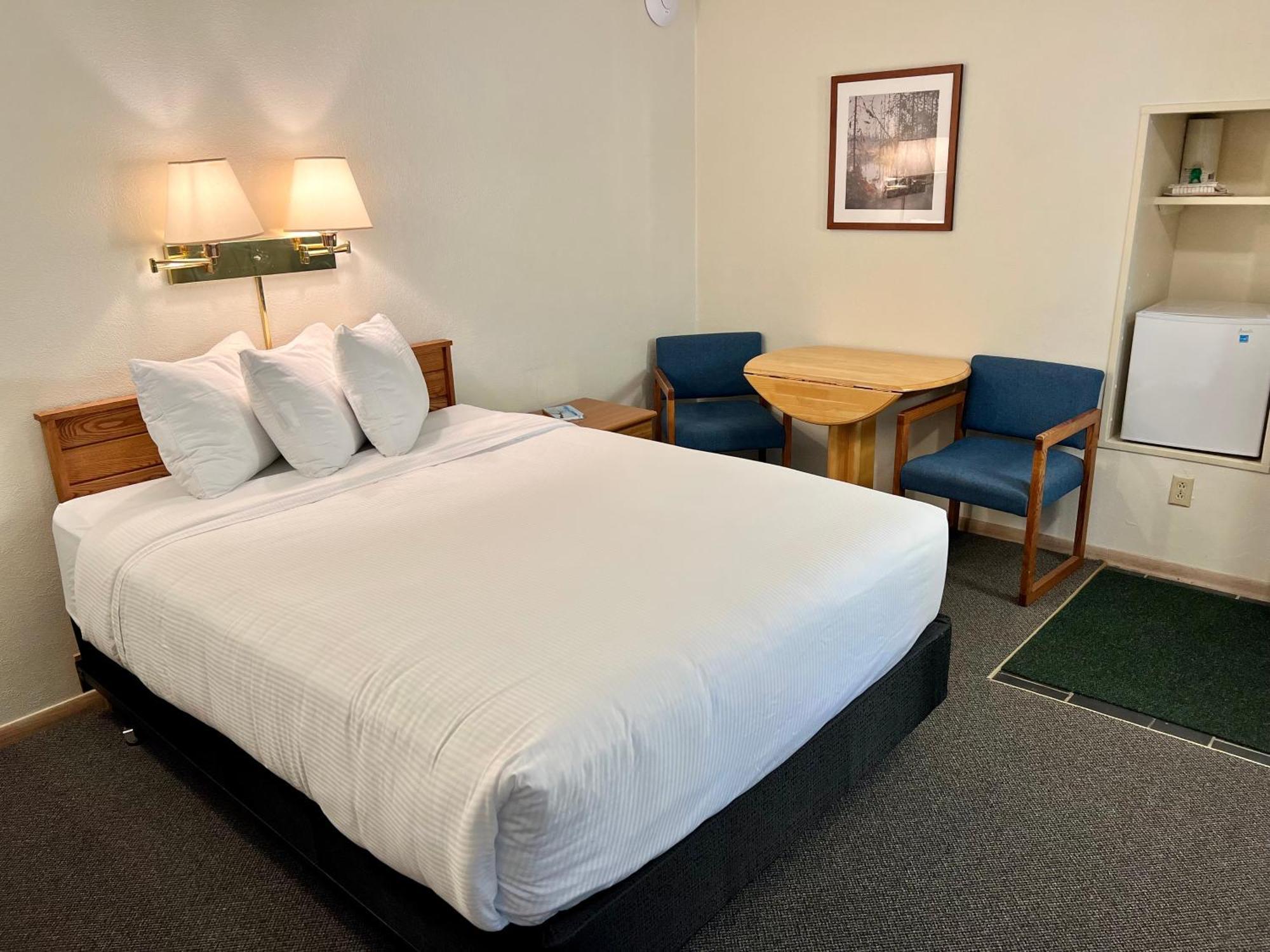 Thomsonite Inn On Lake Superior Grand Marais Room photo