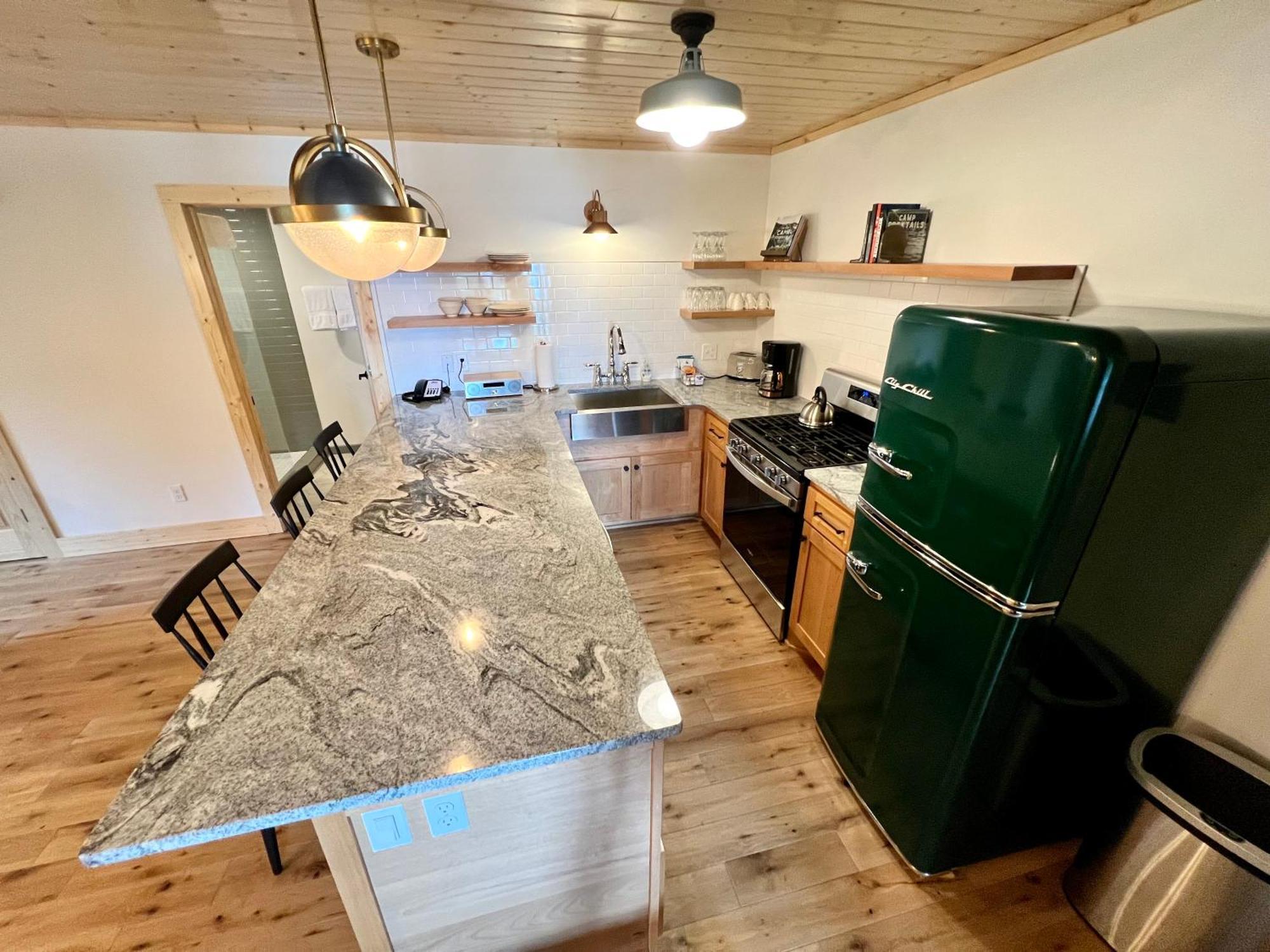 Thomsonite Inn On Lake Superior Grand Marais Room photo