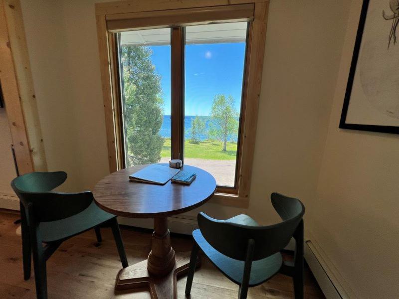 Thomsonite Inn On Lake Superior Grand Marais Room photo
