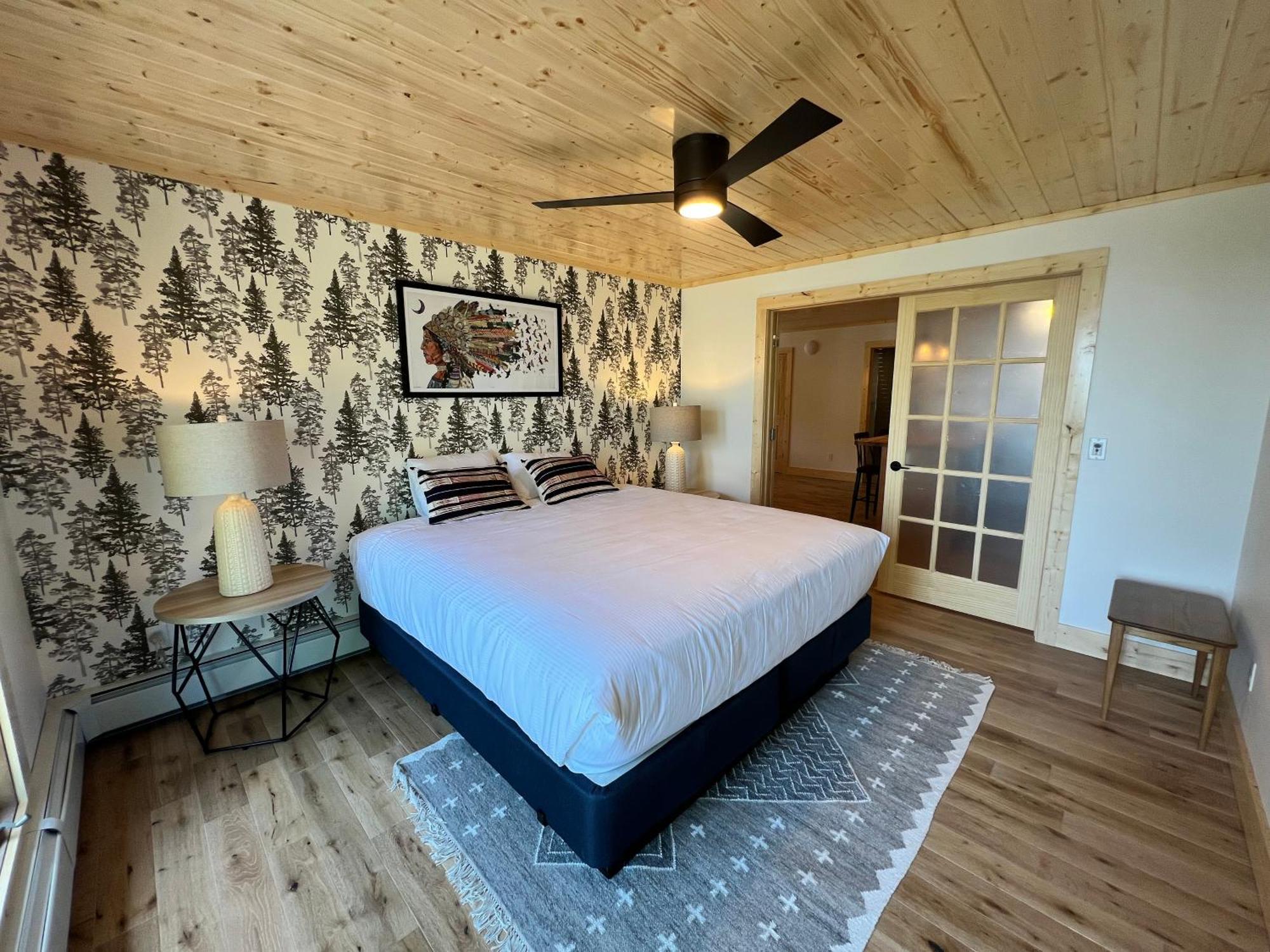 Thomsonite Inn On Lake Superior Grand Marais Room photo